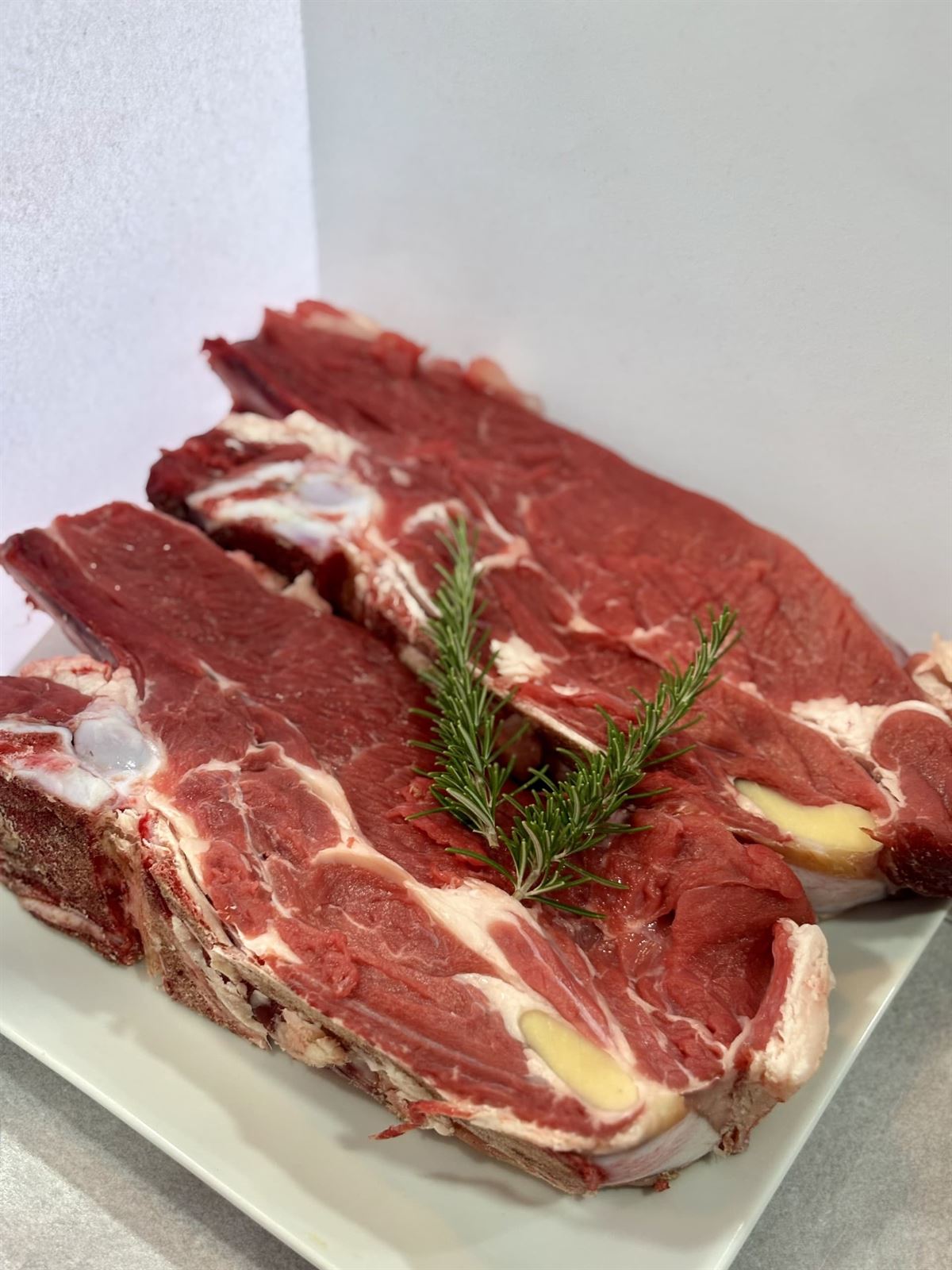 AGUJA DE TERNERA CON HUESO - Imagen 1